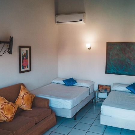 Courtesy Apartments Aruba Oranjestad Eksteriør bilde