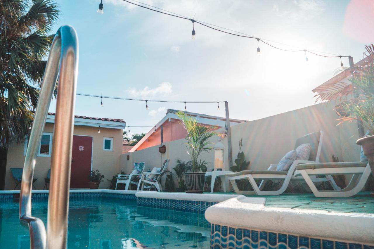 Courtesy Apartments Aruba Oranjestad Eksteriør bilde